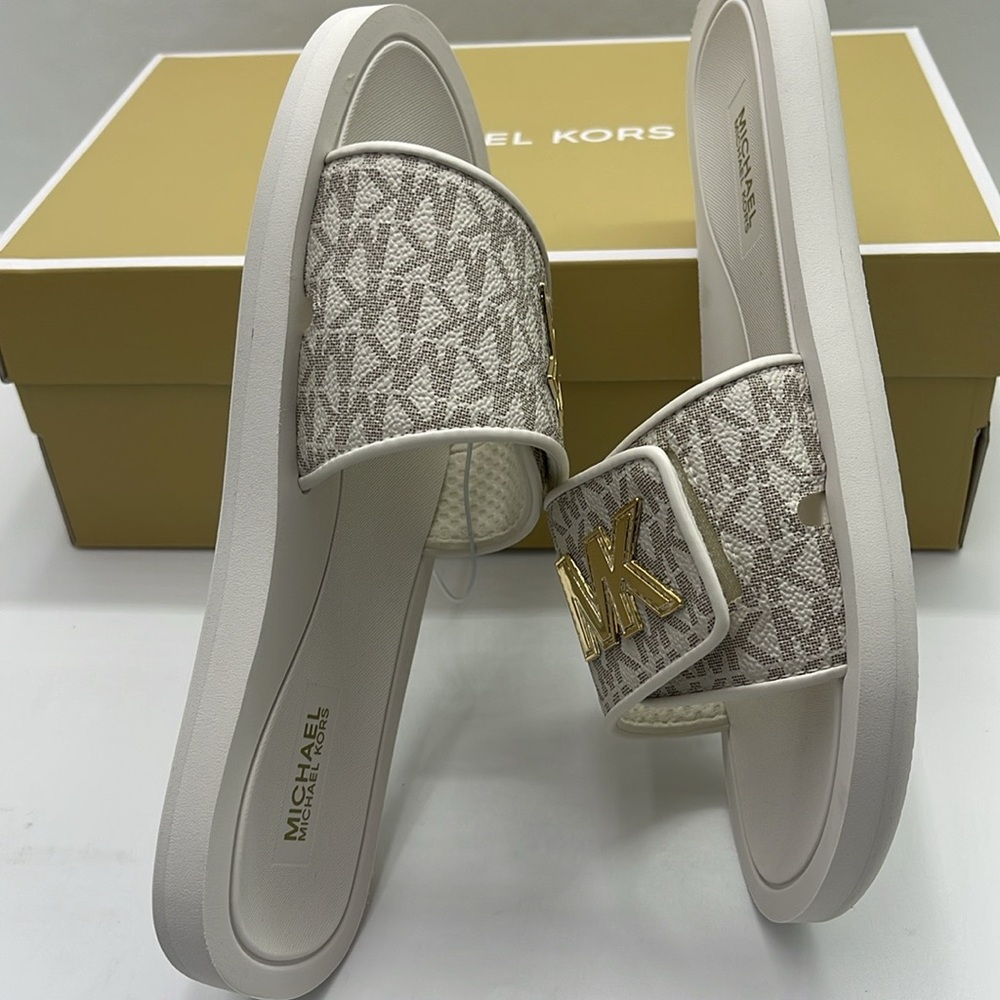 MICHAEL KORS Palmer Signature Logo Slide Sanda
Vanilla 
NWT - Picture 6 of 16